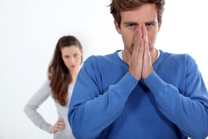 vyras, sutrikęs dėl prostatito simptomų